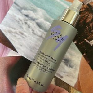 MONAT volume and lift spray
